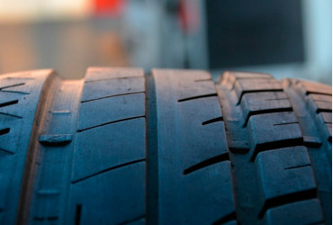 Все про наварку шин